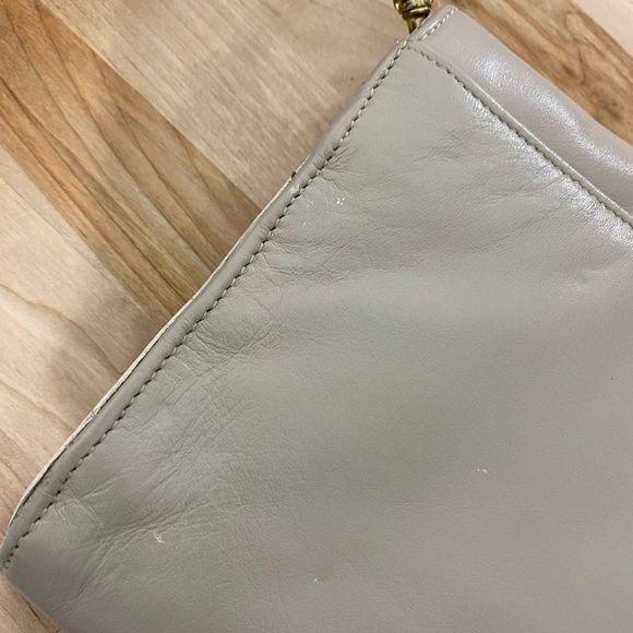 Etienne Aigner cream taupe color leather handbag purse with gold accents - Picture 11 of 16